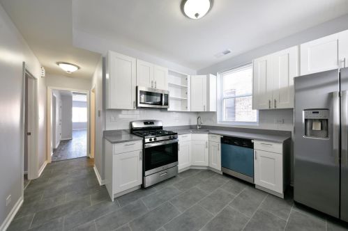 5029 West End Ave, Chicago IL 60644-2156 exterior