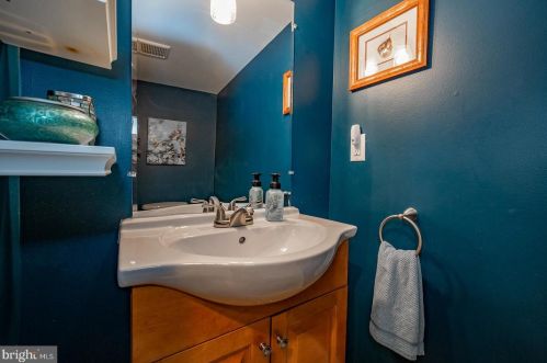 1505 Dickinson St, Philadelphia PA 19146-4830 exterior