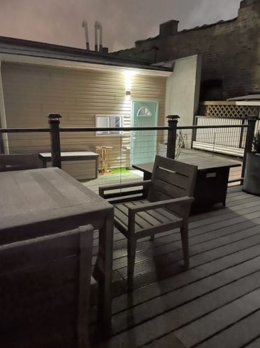 559 37th St, Chicago IL 60609-1063 exterior