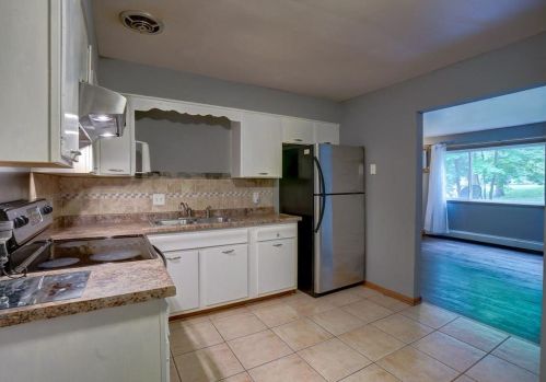 2341 Carling Dr, Madison, WI 53711-4408