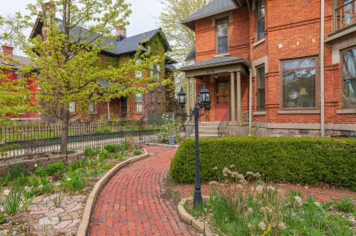 436 Stuart Ave, Kalamazoo, MI 49007-3252