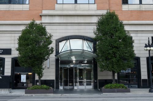1160 Michigan Ave, Chicago IL 60605-2776 exterior