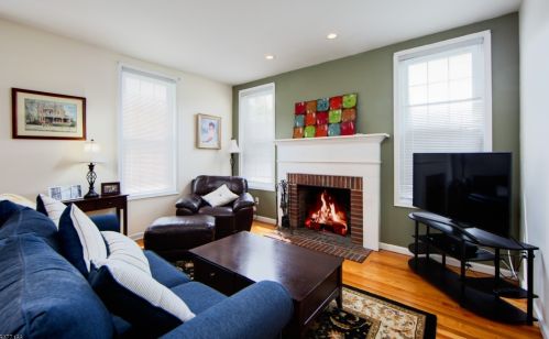 124 Leigh St, Clinton NJ 08809-1348 exterior