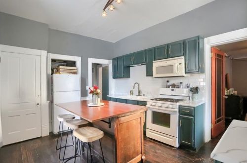 1526 State Ave, Moon Twp PA  15108-2052 exterior