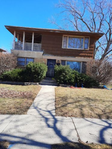 4502 84th St, Milwaukee, WI 53228-2902