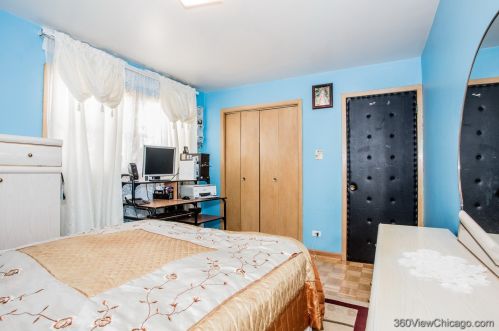 5515 Kildare Ave, Chicago IL 60629-5733 exterior