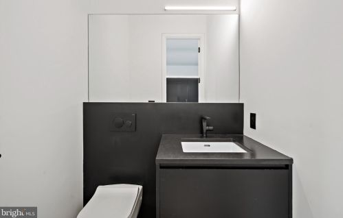 1355 Kater St, Philadelphia PA 19147-1817 exterior