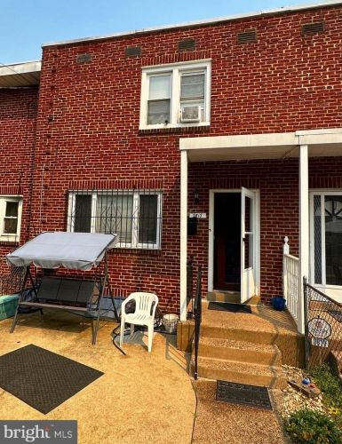 2817 Thompson St, Camden, NJ 08105-1242