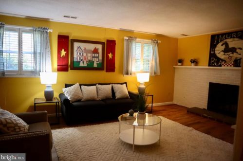 7641 Miller Fall Rd, Rockville MD 20855-1165 exterior