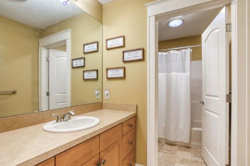 1920 76th St, Byron Township MI  49315-8520 exterior