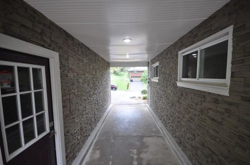 2215 Country Club Dr, Pittsburgh PA  15241-2333 exterior