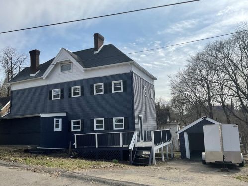 1319 Everett St, Pittsburgh PA  15221-1860 exterior