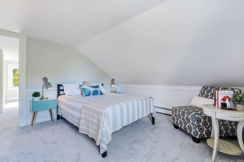 85 Columbia Rd, Windsor CT 06095-3811 exterior