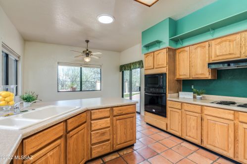 1035 Camino Diestro, Tucson AZ 85704-7694 exterior