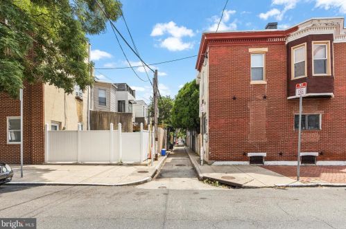2232 Catharine St, Philadelphia PA  19146-1704 exterior