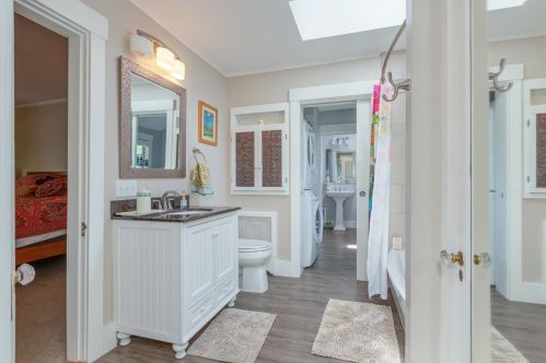 28 Westbourne Rd, Concord NH 03301-2916 exterior