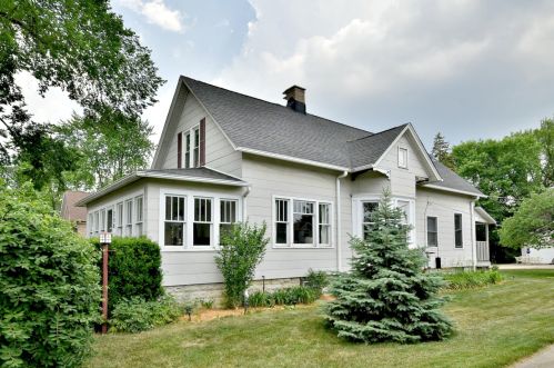 250 3rd St, Elmhurst, IL 60126-2460