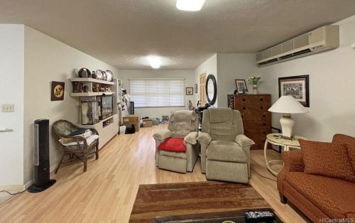 1653 Kino St, Honolulu, HI 96819-2612