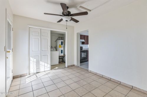 2502 58 Ln, Phoenix AZ 85035-1733 exterior