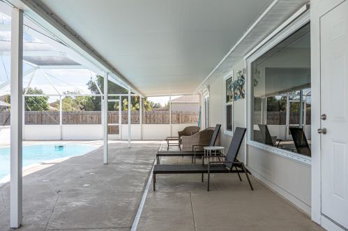 489 College Park Rd, Fort Pierce FL  34953-6224 exterior