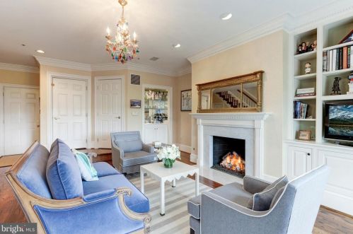 11 Wilkes St, Alexandria VA 22314-3856 exterior