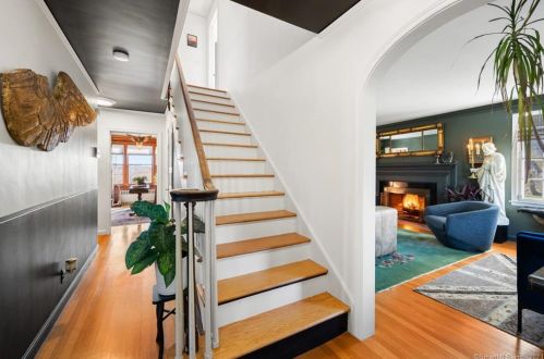 616 Poquonock Ave, Windsor CT  06095-2204 exterior