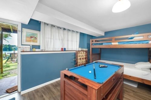 63 Glenmore St, Springfield MA 01129-1064 exterior