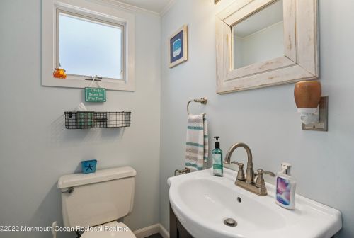 1231 Fleming Ave, Point Pleasant Beach NJ 08742-4040 exterior