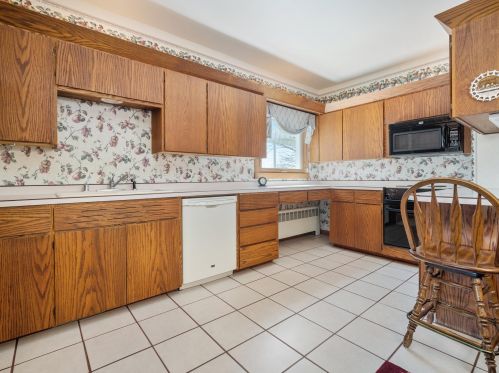 6208 Custer St, Manitowoc WI 54220-9285 exterior