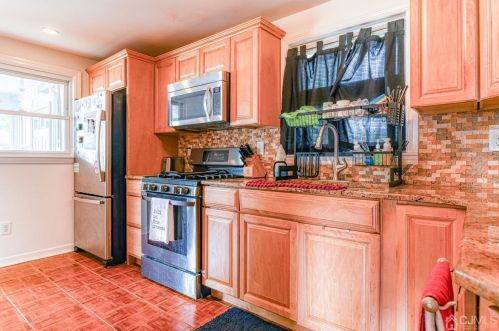 43 Park Ave, Avenel NJ 07001-1456 exterior