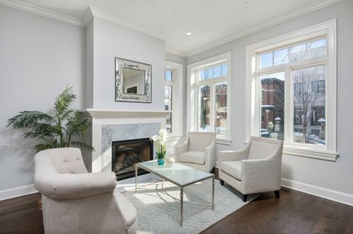 1220 Henderson St, Chicago, IL 60657-1404