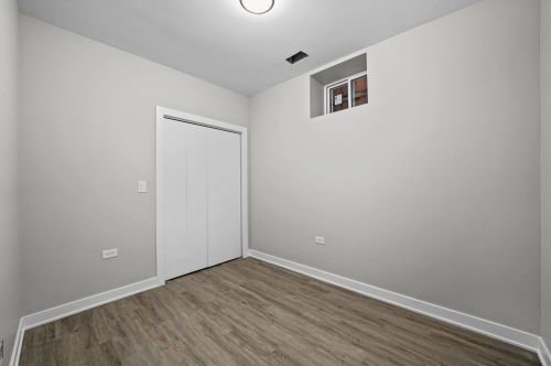 1933 Ohio St, Chicago IL 60624-1047 exterior