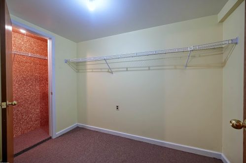 995 Woodlane Dr, Rochester MI 48307-4254 exterior