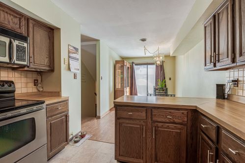 4140 104th St, Milwaukee, WI 53228-2014