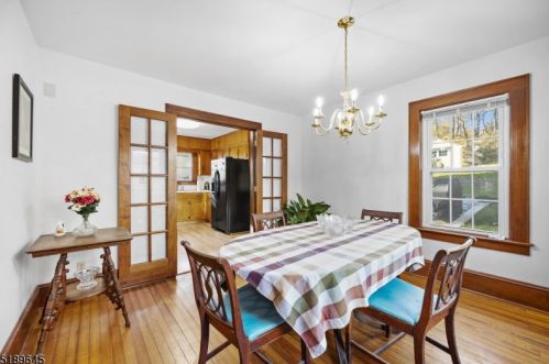 54 Main St, Clinton NJ 08809-1250 exterior