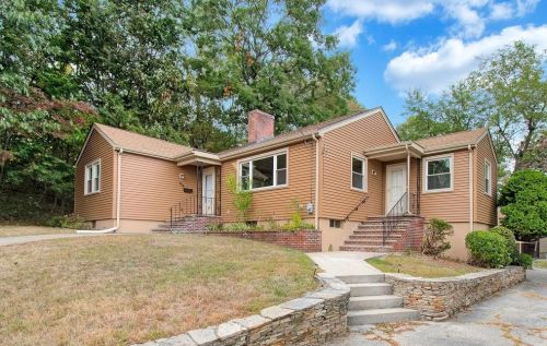 99 Edgeworth Ave, Providence, RI 02904-1405