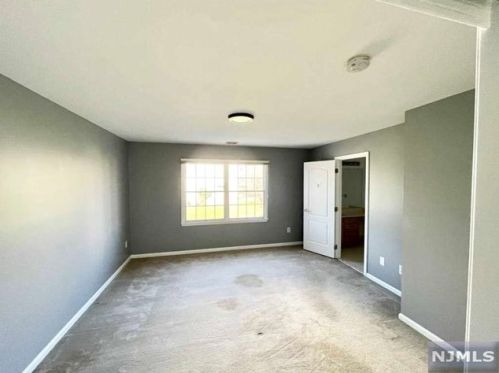 3 Bakley Ter, Town Center NJ 07052-2169 exterior