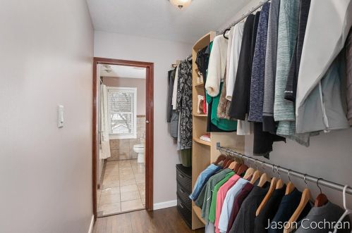 907 Wealthy St, Grand Rapids MI 49506-1515 exterior