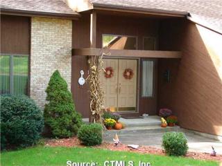 146 Gdn Grv Rd, Manchester CT  06040-7028 exterior