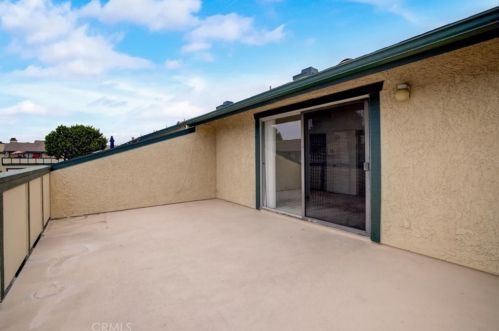 5221 Perkins Rd, Oxnard CA 93033-8358 exterior