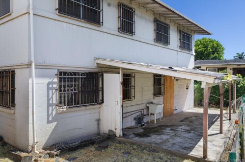 1428 Pua Ln, Honolulu HI 96817-3536 exterior