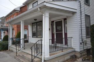 8 Penn St, Hanover PA  17331-1924 exterior