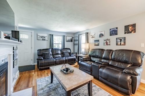 120 Patricia Cir, Springfield MA  01119-2227 exterior