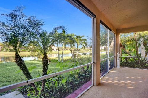 6867 Cairnwell Dr, Boynton Beach, FL 33472-2957