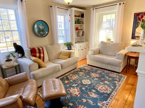 153 Locust St, Dover NH 03820-4008 exterior