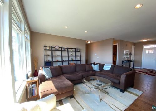 703 4 St, Duluth MN 55806-2437 exterior