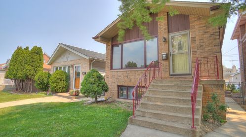 5031 Lotus Ave, Chicago, IL 60638-1721