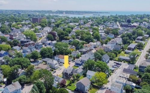 56 Gould St, Middletown RI 02840-2144 exterior