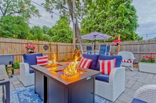 856 Sumner Ave, Springfield MA  01108-2238 exterior