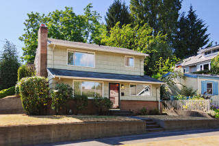 6501 19th Ave, Seattle WA  98117-5701 exterior